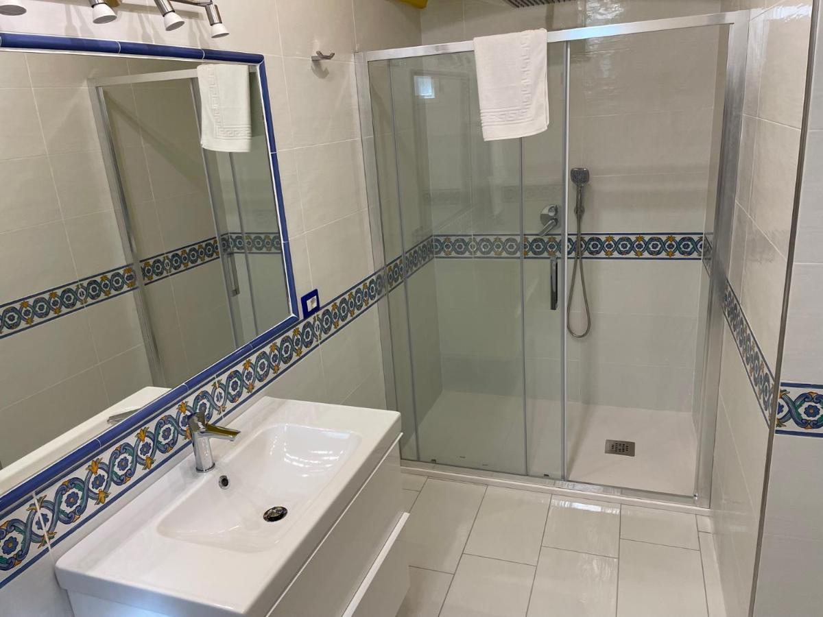 Crocelle Room 라벨로 외부 사진