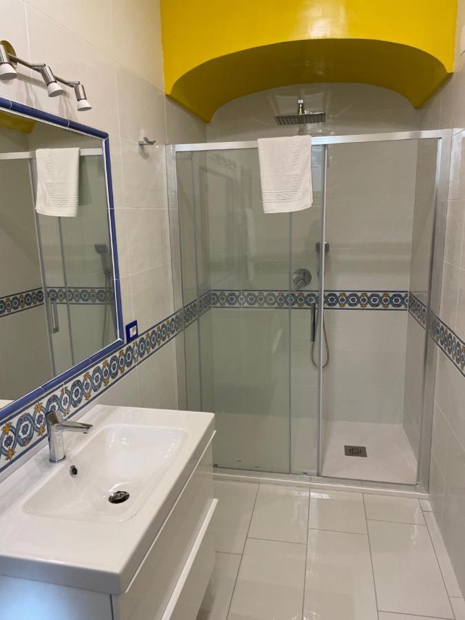 Crocelle Room 라벨로 외부 사진